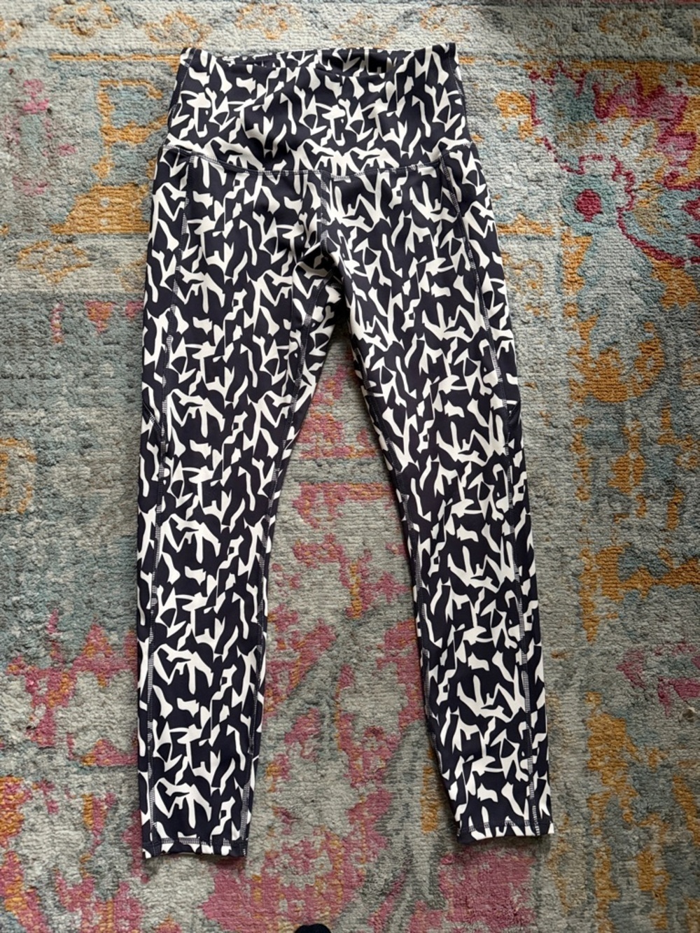 Move The Ology Black & White Abstract Active Leggings - M